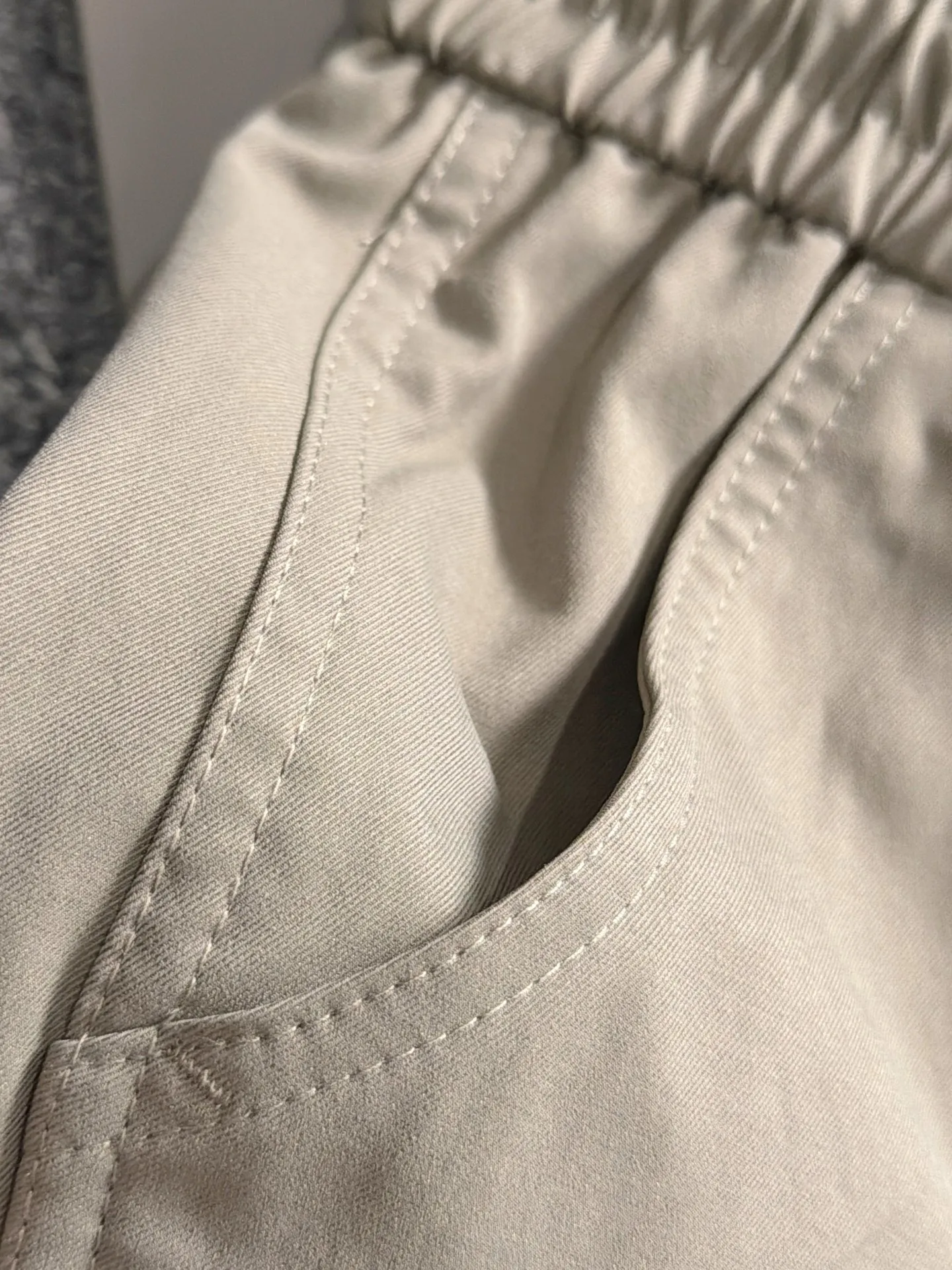 LP 2041 spring and summer New Arrival casual pants, counter-customized fabric Breathable, high comfort, impeccable details, brand element design concept, reflecting high quality. It feels delicate and soft! It presents a casual cut and the upper body shape is great! Sizes:M-4XL